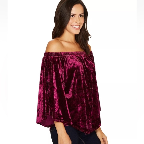 Karen Kane Crushed Velvet Off The Shoulder Bell Sleeve Flowy Boho Top Berry S - Picture 1 of 11